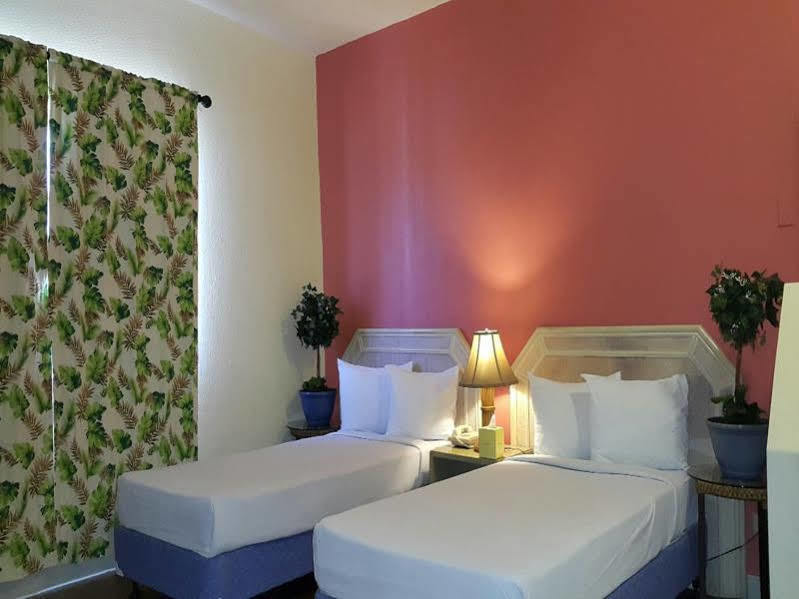 One Pacific Hotel Tamuning Exterior foto
